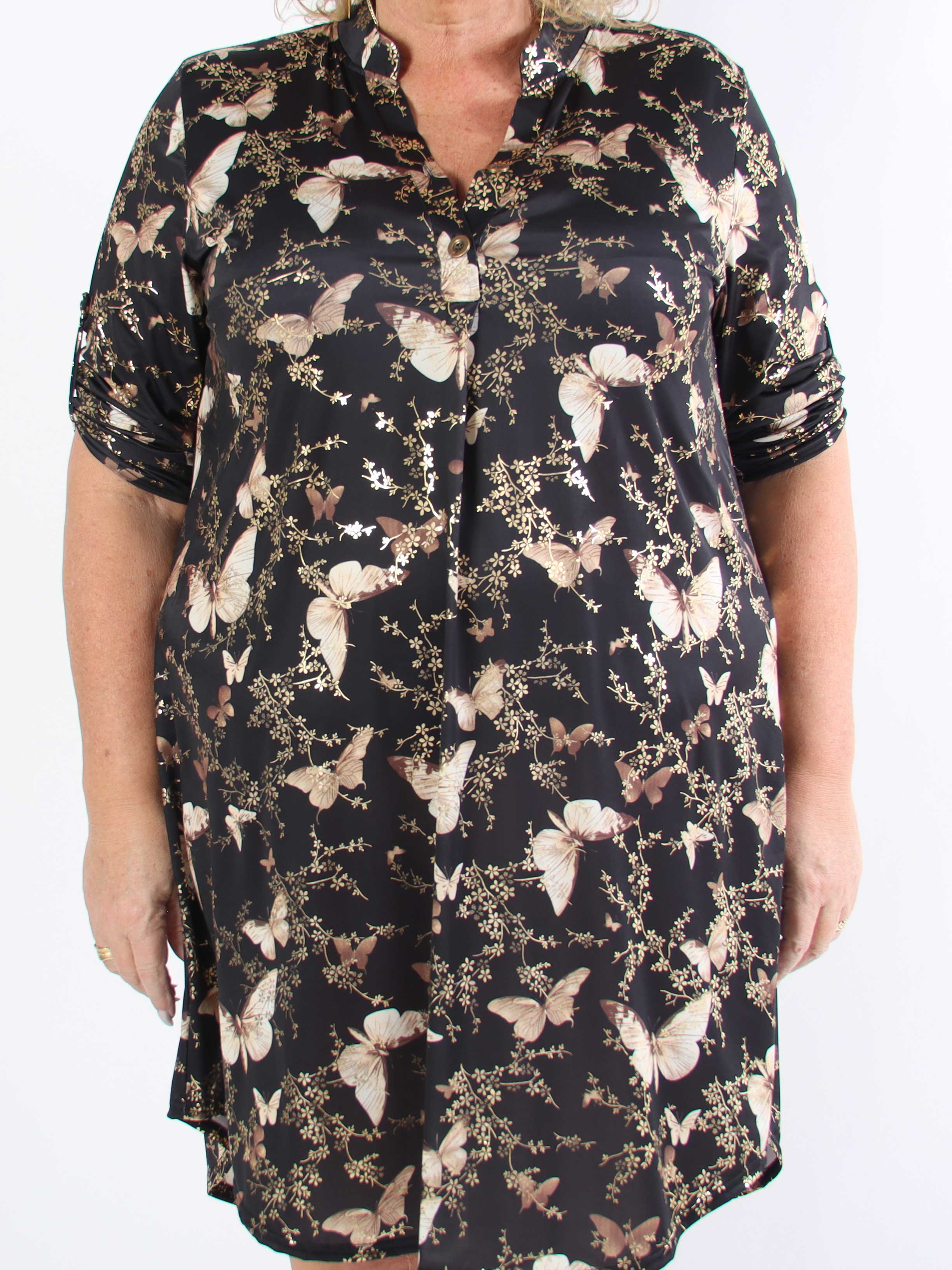 Ebba Butterfly - Elastisk plus size-klänning med fjärilar